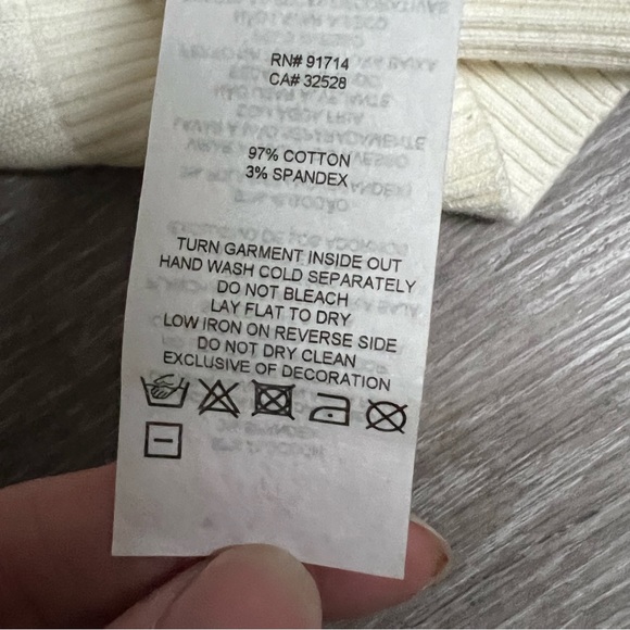 NWT Armani Exchange Women’s Sweater - Picture 11 of 12